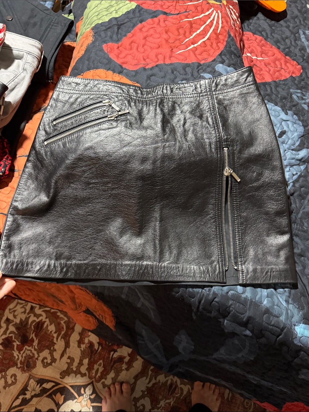 Bebe Black 100% genuine Leather Zip-Detail Mini Skirt size 6